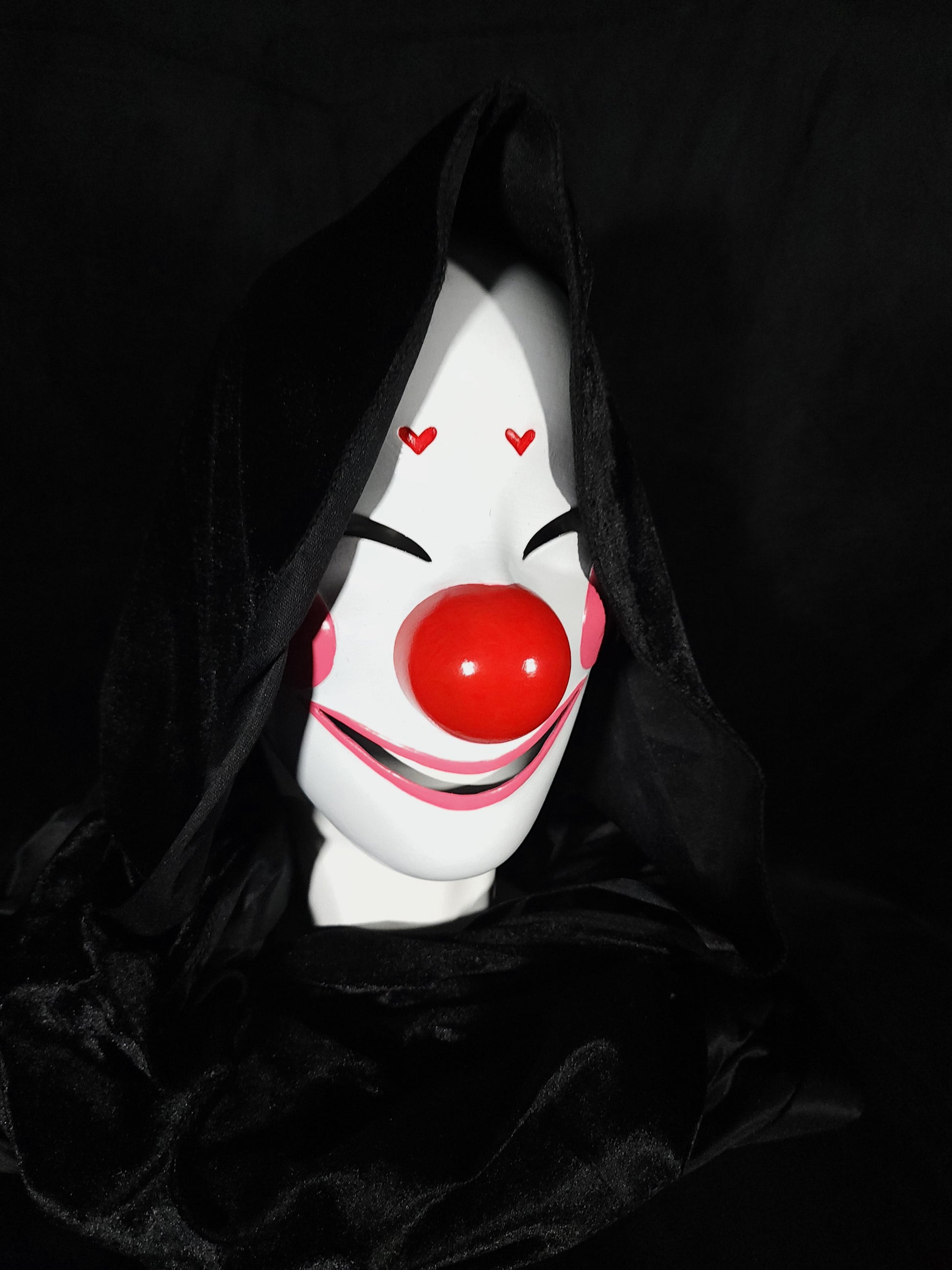 Clown Mask Roblox no wig, side view with cape left