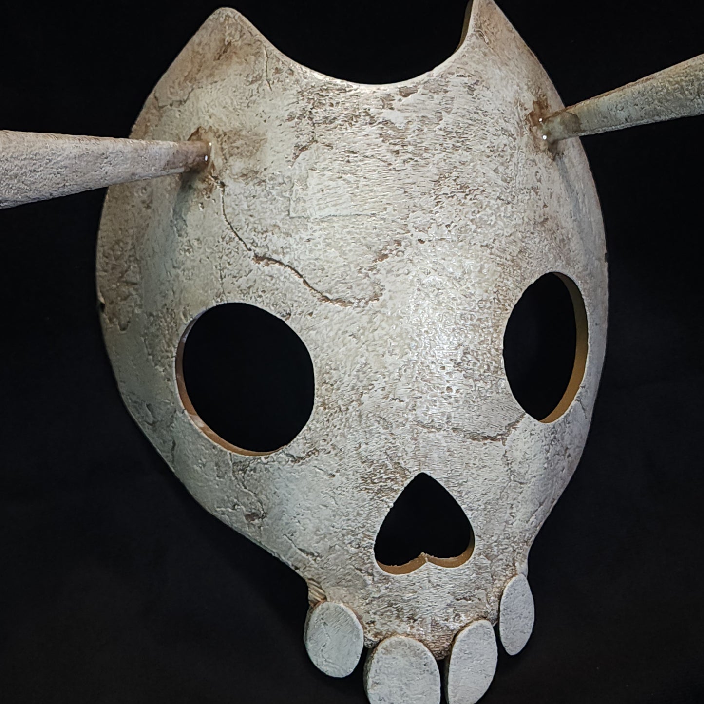 Close-up of Zelda Skull Mask mouth and jawline features