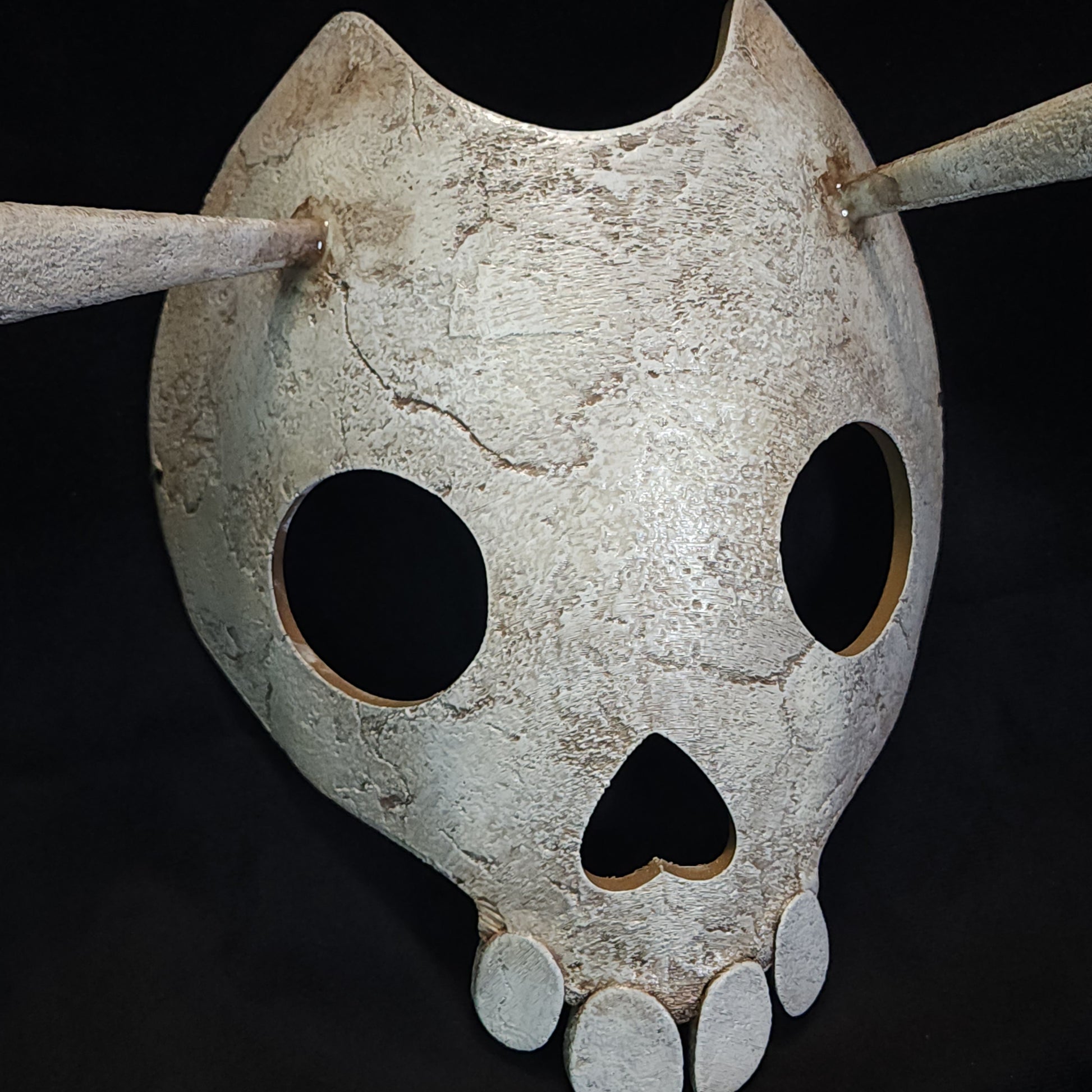 Close-up of Zelda Skull Mask mouth and jawline features